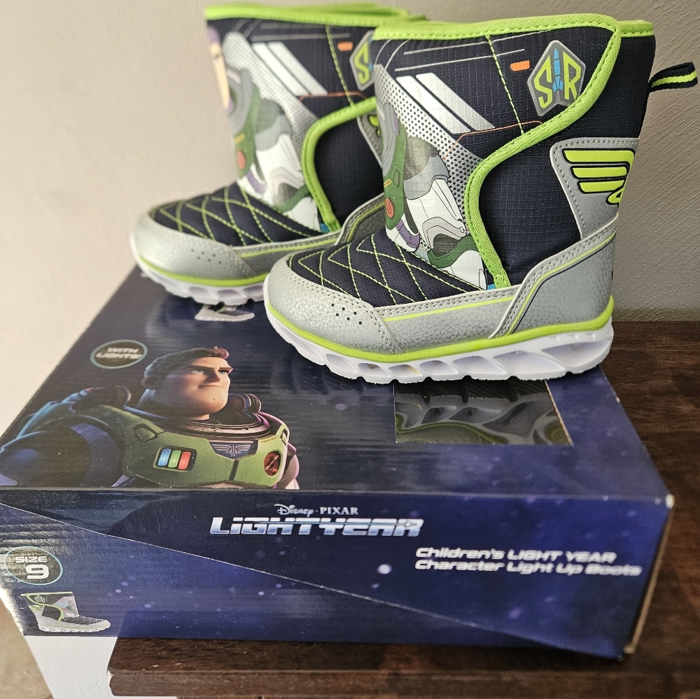 Boys Disney pixar Buzz Light year snow boots
